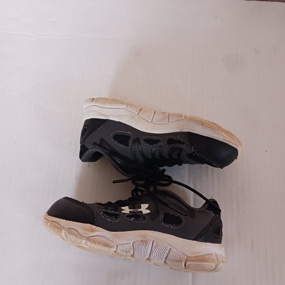 Under Armor Black Toddler Youth Sneakers Shoes Size 8 Lace Up Everyday - Picture 7 of 9